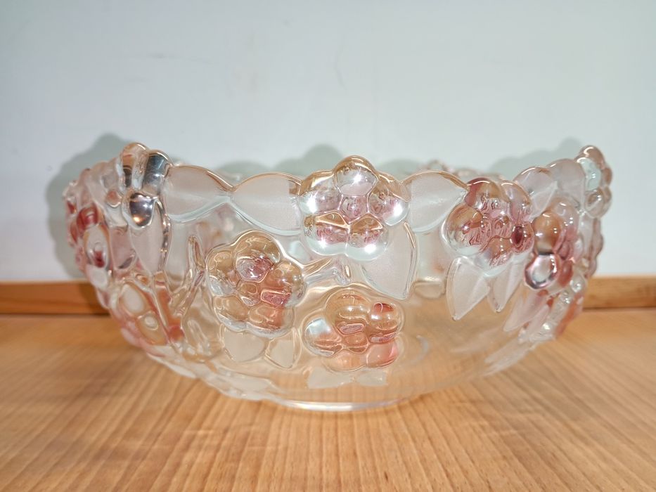 Belíssima fruteira em vidro murano com relevos florais, 10/21cm diâmet