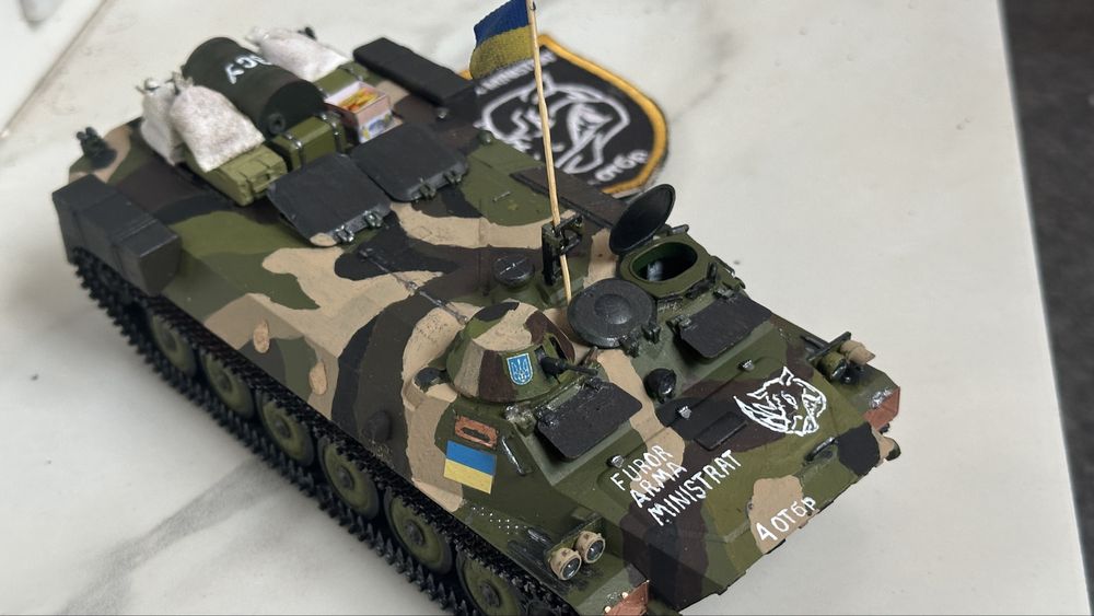 Модель МТ-LB Мотолига з танкістом