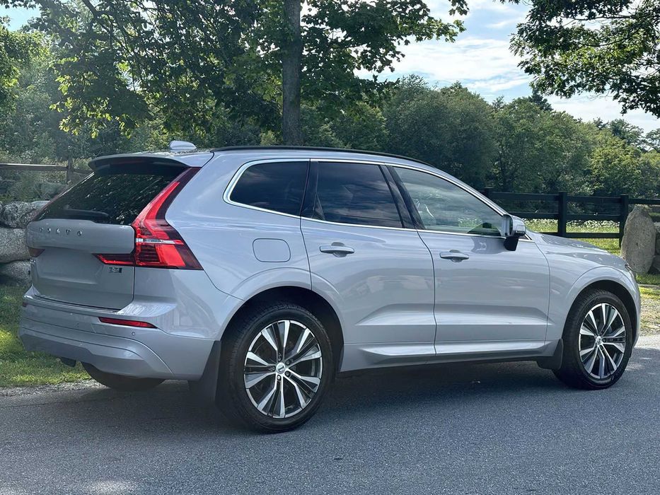 Volvo XC60 B5 Momentum      2022