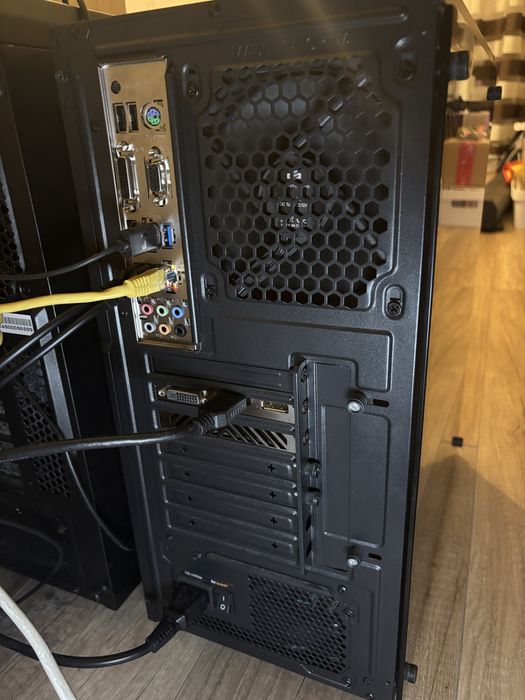 Komputer stacjonarny do gier/montażu/pracy - Ryzen 7 3700x/32gb/NV1650