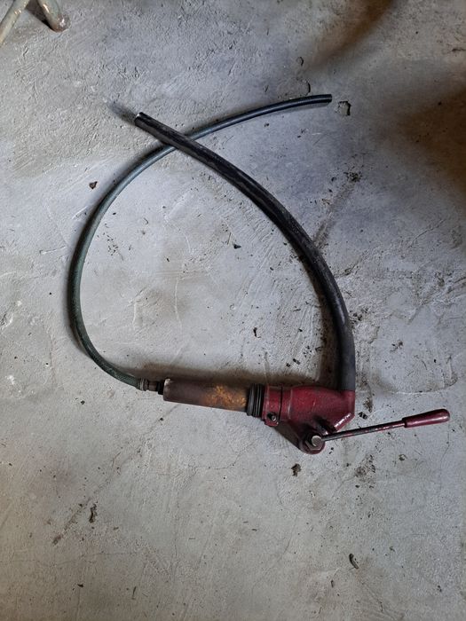 Do sprzedania pompa reczna stan nieznany