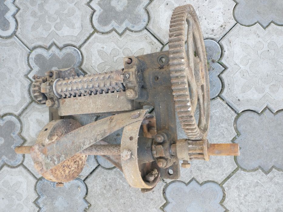 Січкарня. Колесо, механізм.