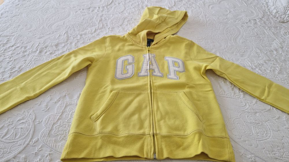 Casaco Gap Kids amarelo, tamanho 12 anos