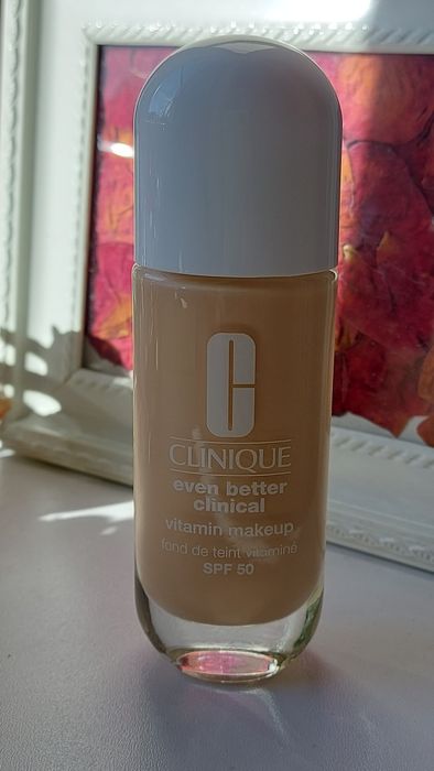 Clinique Even Better Clinical Vitamin Makeup SPF50