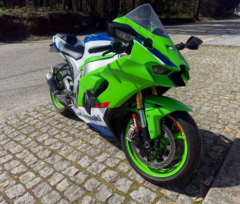 KAWASAKI ZX10R - 24