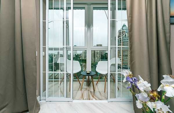 Подобово 2 кімнатна Лесі Українки 16а. Джакузі. Центр