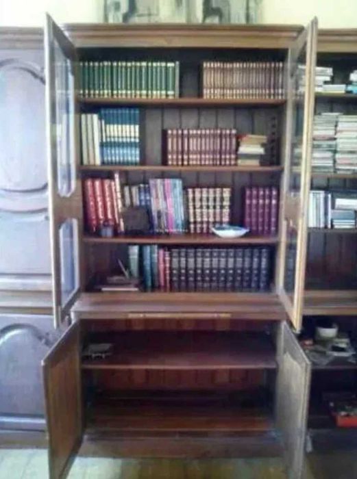 Móvel Simples em Carvalho Maravilhoso