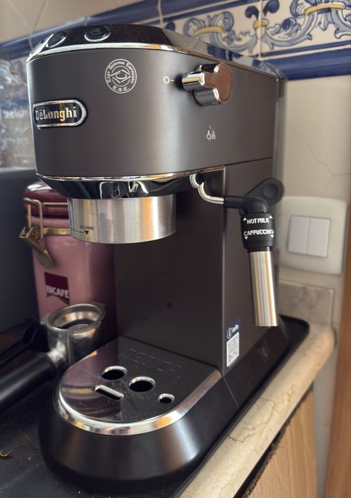 DeLonghi Dedica EC685.BK – 1 mês de uso e garantia