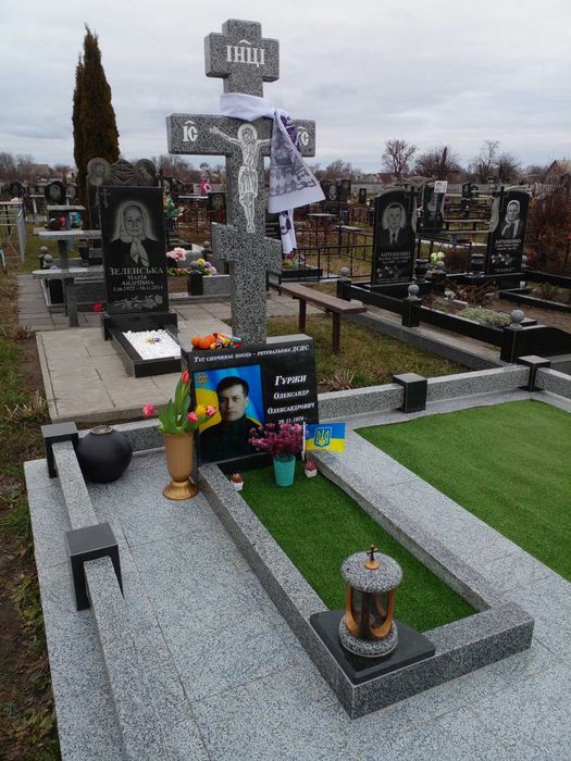 Пам'ятники з граніту .