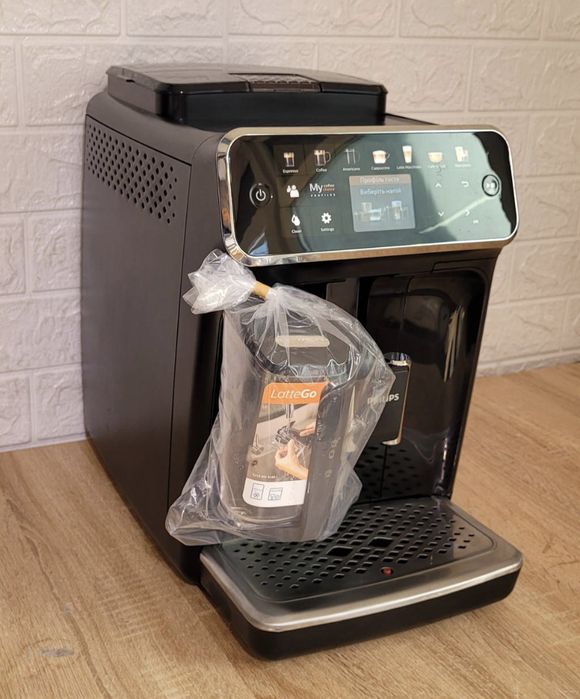 Кавомашина, кофемашина , кавоварка Philips LatteGo 5447 гарантія 6