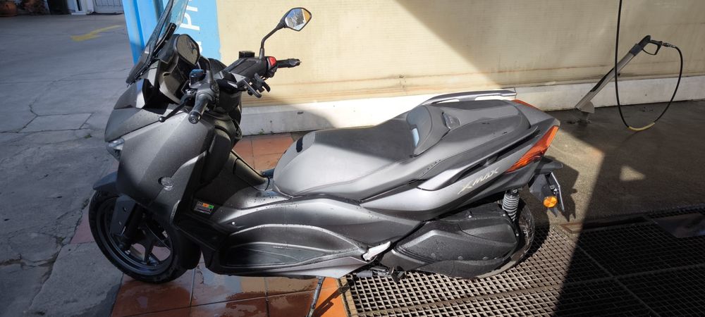 Yamaha XMAX 300 como nova