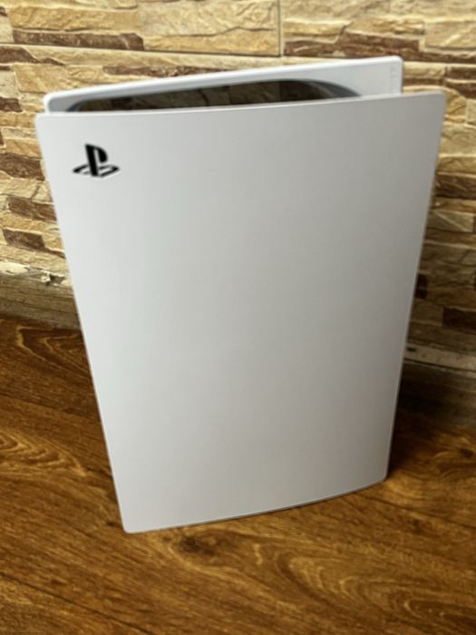 PS5 + 2 джойстики + 12 ігор + диски, відмінний стан