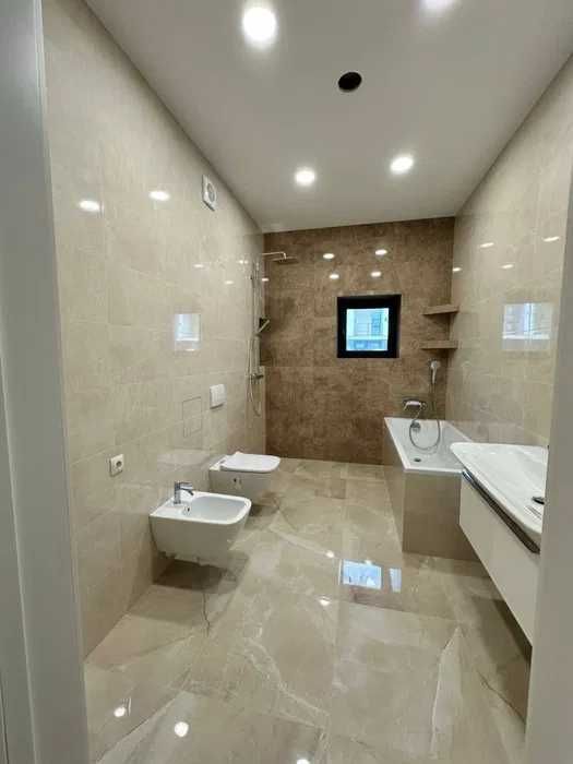 Будинок з ремонтом 207м2, 10 соток КМ, Стоянка - 330000уо