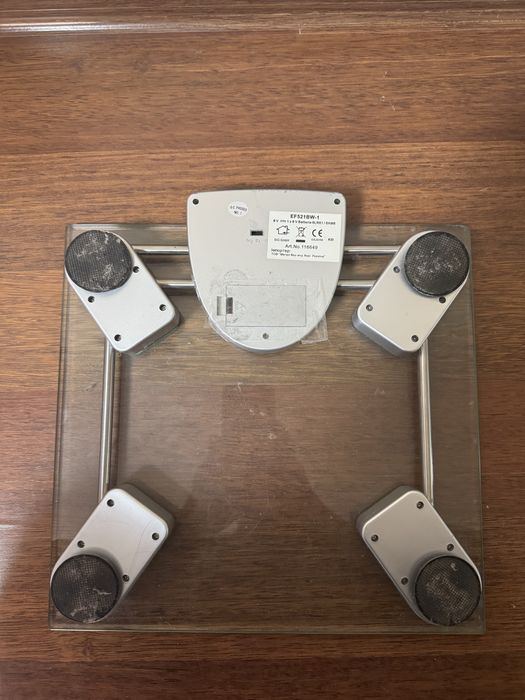 Напольные весы Carmy Ef521bw