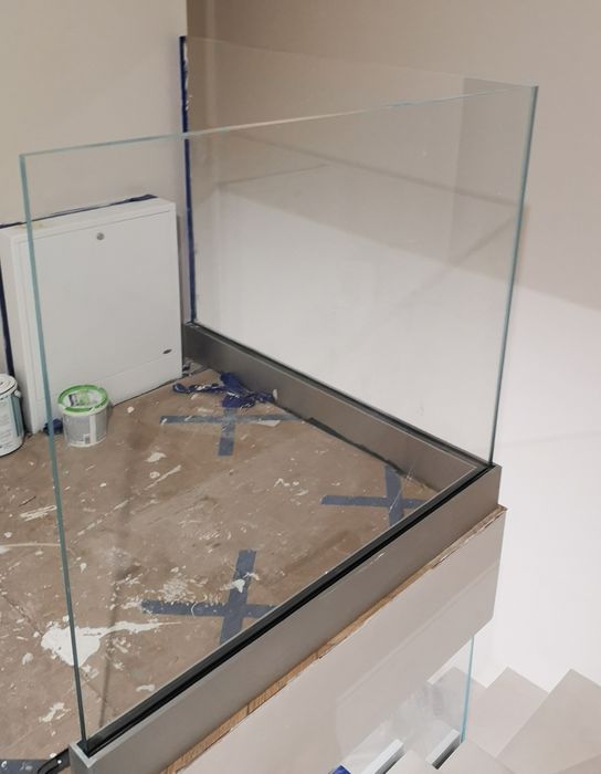 Barierki, balustrady szklane, schody, tarasy, antresole