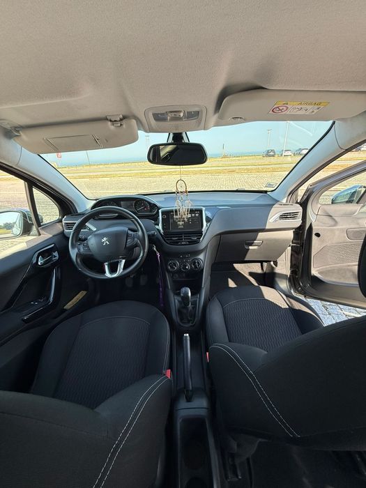Peugeot 208 — fotografia 5