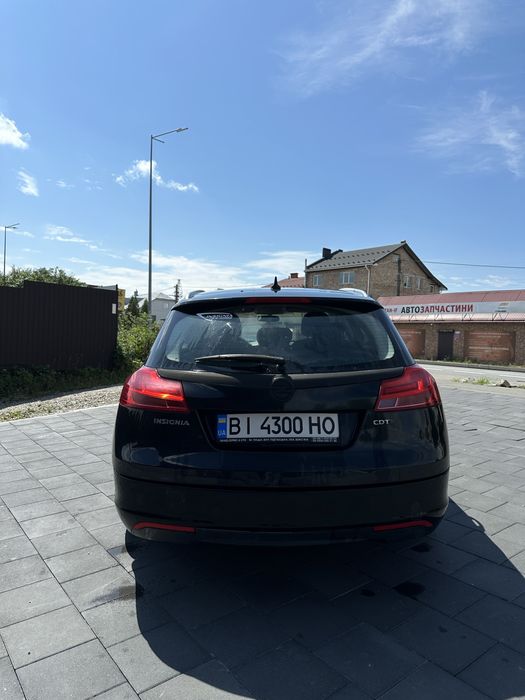Opel insignia sports tourer 2012