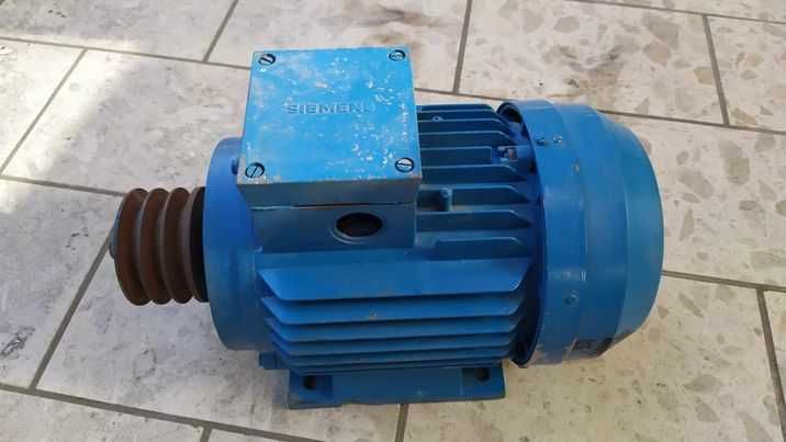 Motor trifásico Siemens 4 CV