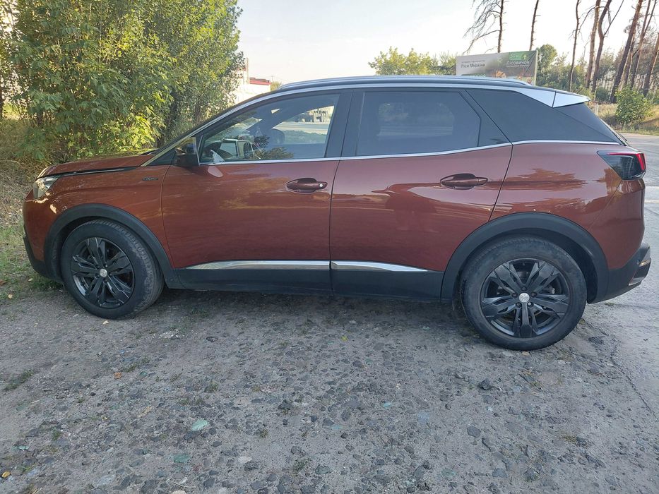 Продам автомобіль Peugeot 3008