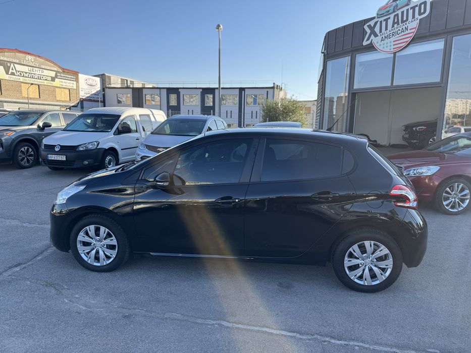 Продам Peugeot 208