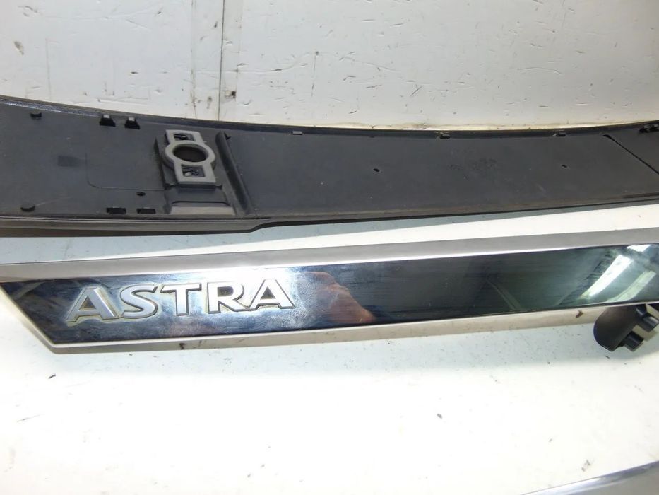 Opel Corsa C grelha/Astra H friso usado em bom estado