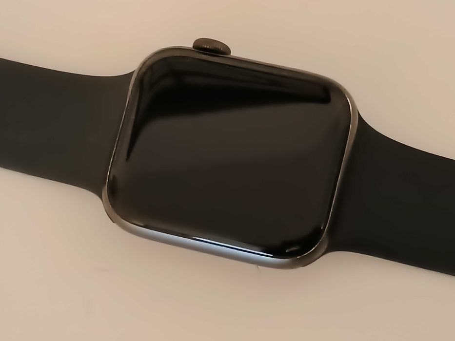 Apple Watch SE (1. generacji) 44mm