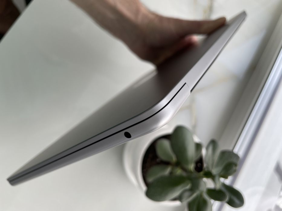 Apple MacBook Air M2 Space Gray (MLXW3LL/A)