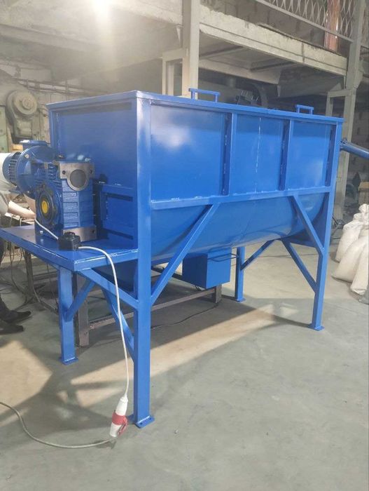 Змішувач комбікормів,смеситель кормов,кормозмішувач