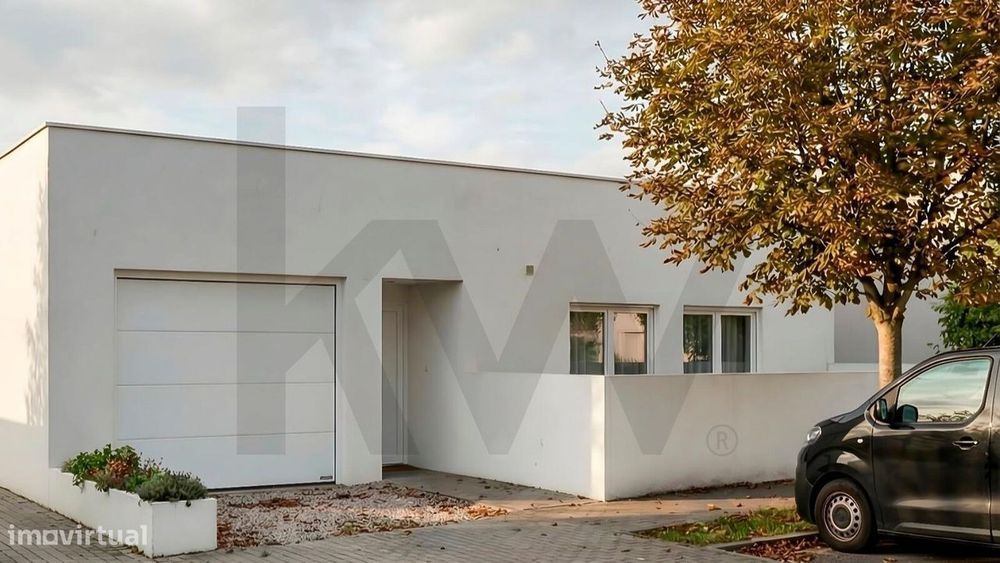 Moradia T3 Térrea "Chave-na-mão" com Design Único – Urbanização Horta