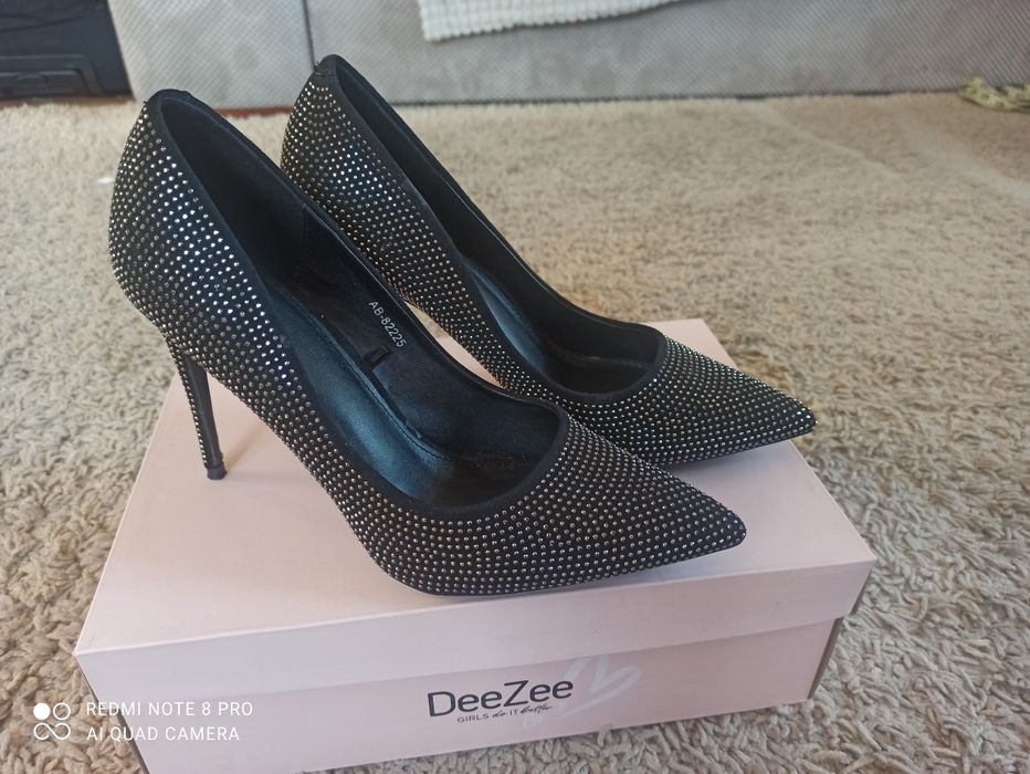DeeZee Nowe buty szpilki r 39