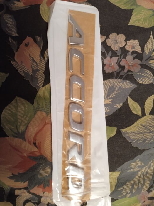 Продам нову емблему Ассоrd