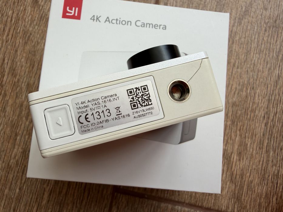 Екшн-камера Xiaomi Yi 4K Model YAS 1616 (int) з комплектом аксесуарів