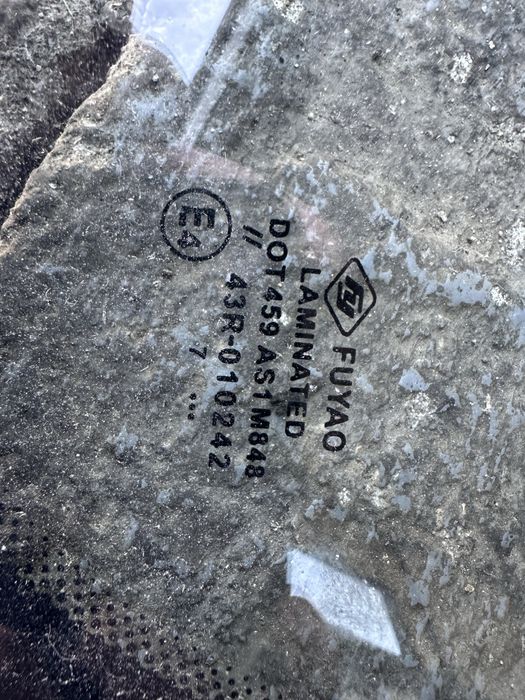 Szyba czołowa przednia megane III 3