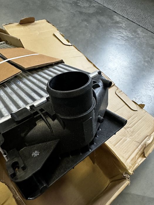 Радіатор радиатор інтеркулер Спрінтер Sprinter W906 интеркулер крафтер