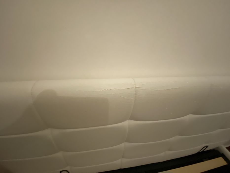 Cama casal com arrumação