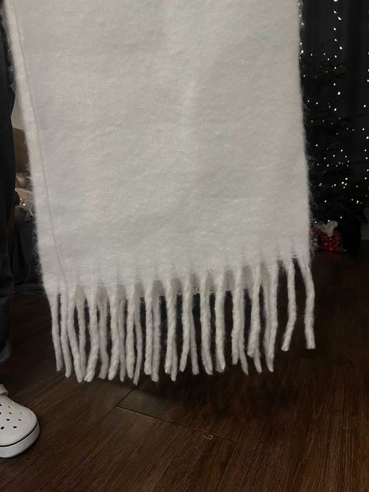 Nowy Klasyczny Biały Szalik z Frędzlami