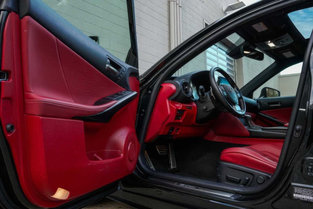 Lexus IS 300      2016