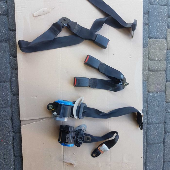 pas pasy zapinka wpinka klamra pasa tył tylne lanos nubira nexia