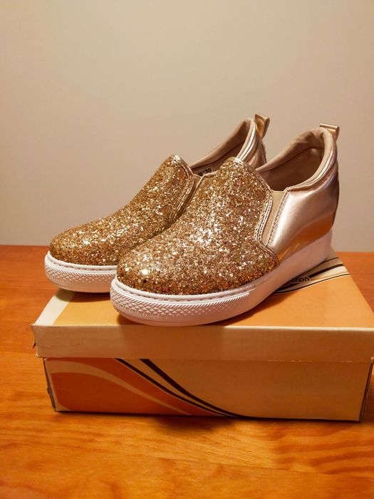 Calçado novo tam. 37