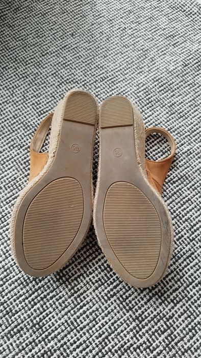 Sandálias num 36