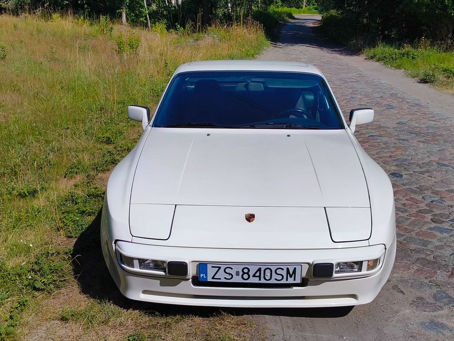 Samochód Porsche 944