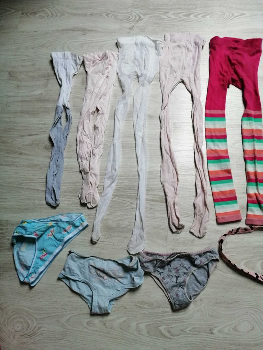 Zestaw r. 122-128 spodnie sukienka buty rajstopki