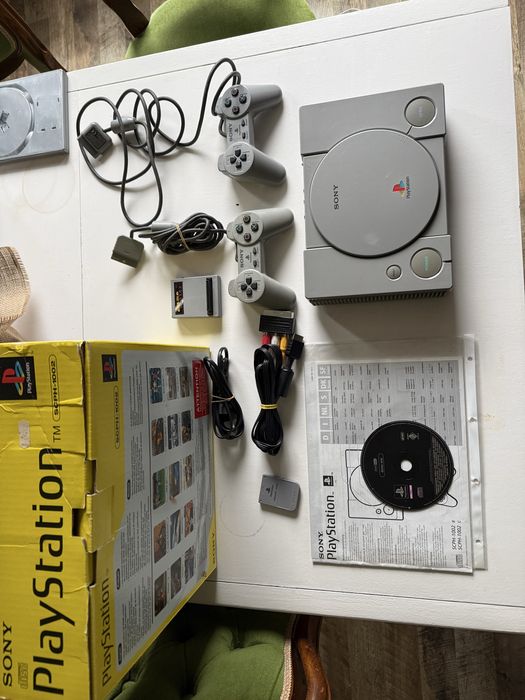 Sony Playstation 1 SCPH1002, PS1, PSX konsola Retro.
