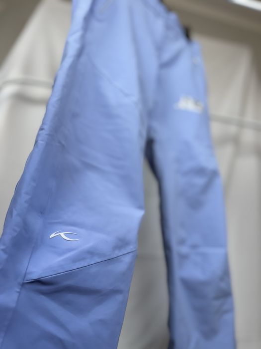 Topowa odzież Narciarska- spodnie, kurtki, komplety-Najlepsze marki