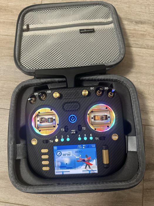 Новий Radiomaster TX15 MAX Gold