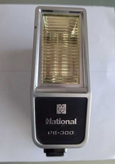 Lampa błyskowa National PE-300 Matsushita Panasonic Sprawna Vintage Retro Obrotowa platforma Zenit Praktica Nikon Canon Pentax Minolta Made in Japan