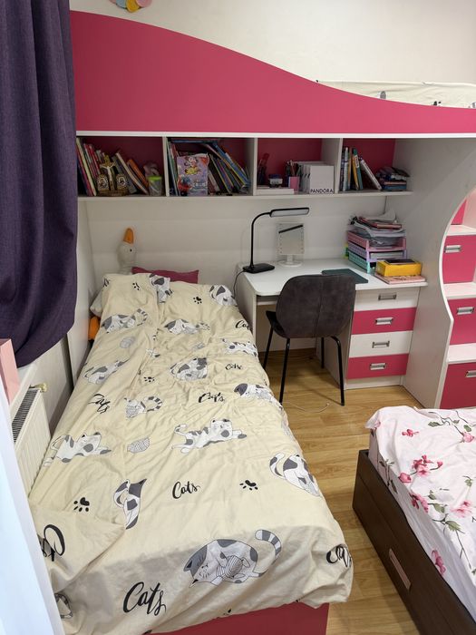 Дитяче двоповерхове ліжко