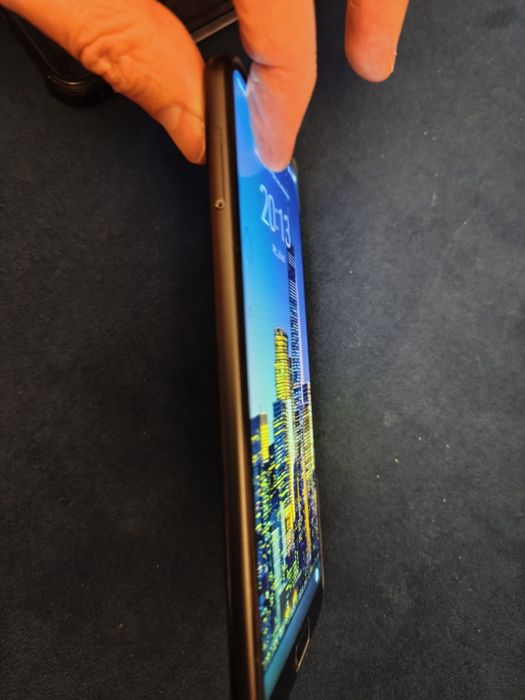 Telefon Huawei P20Pro Folia  na ekran gratis