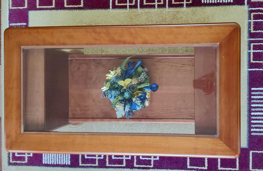 Mesa de centro em madeira maciça com tampo de vidro - Excelente estado