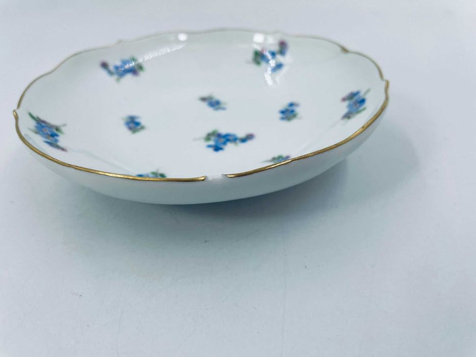 Spodek z porcelany miśnieńskiej